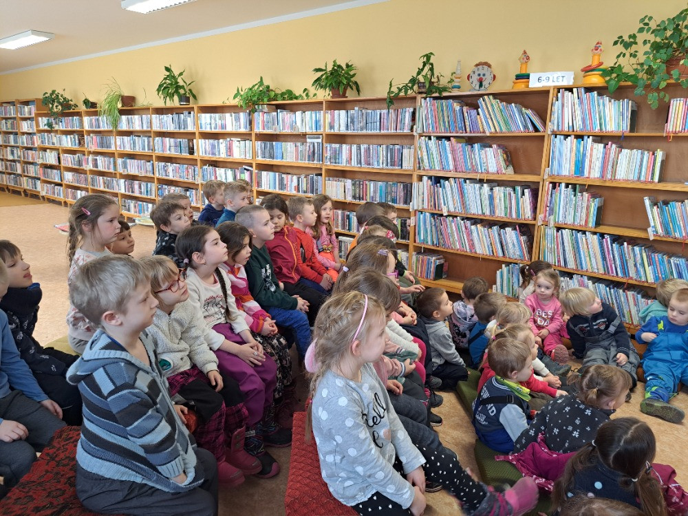 Beseda v knihovně březen 2023